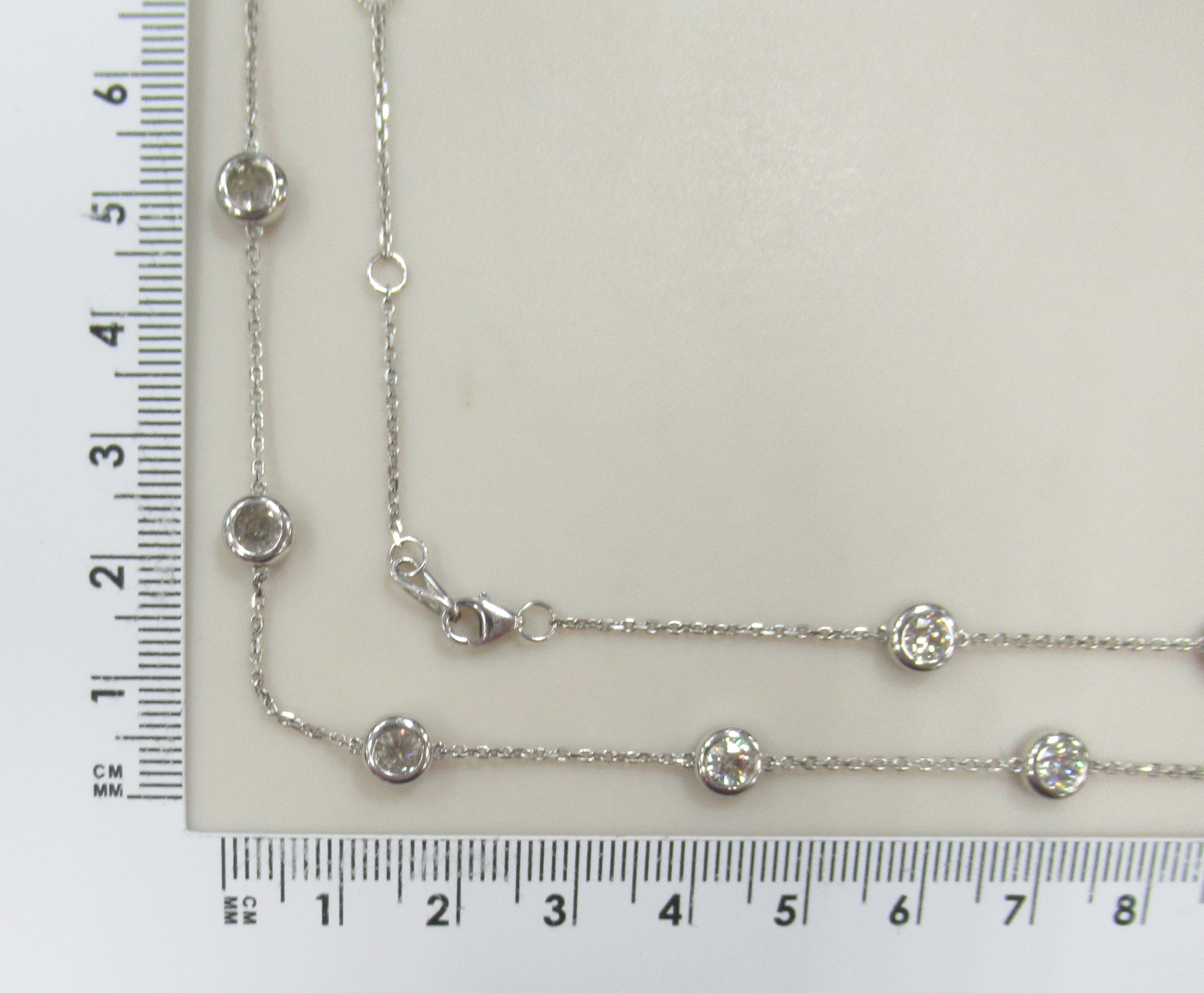 Колье из белого золота с бриллиантами